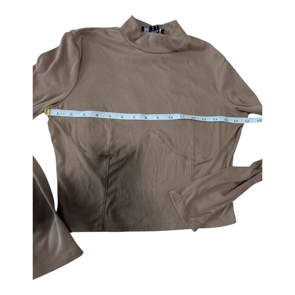 Streetwear Society Brown/Tan, Fitted, Crop, Long Sleeve Polo Top. Size M. - Picture 5 of 7